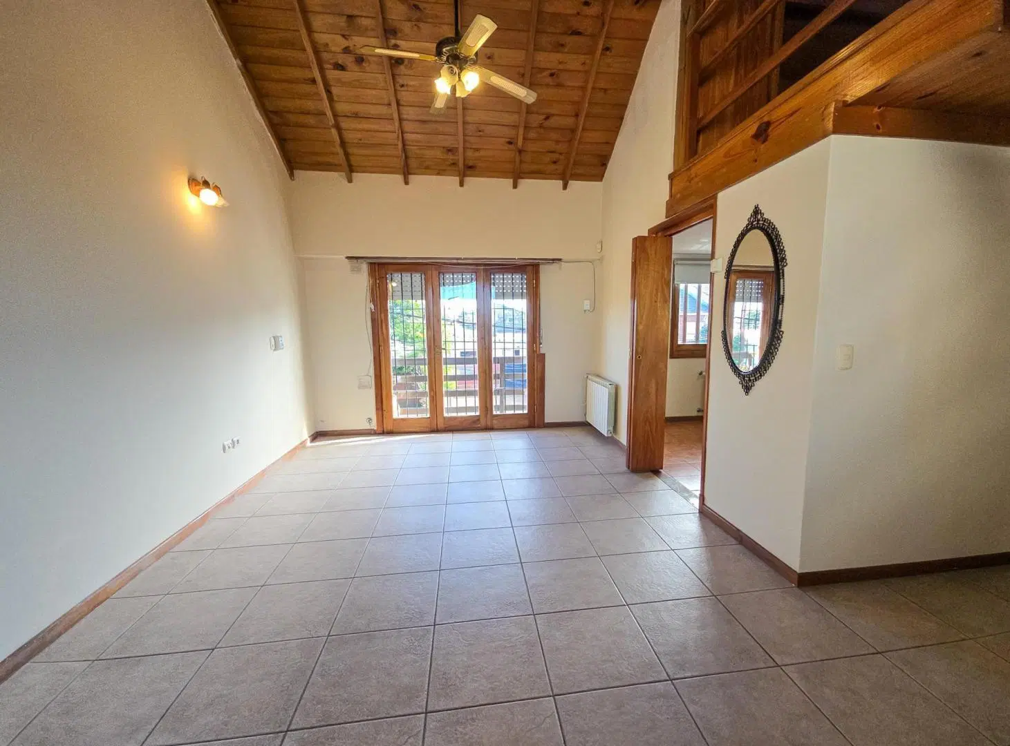 Chalet 3 amb. con garage y playroom - Los Platanos y Ayolas 3