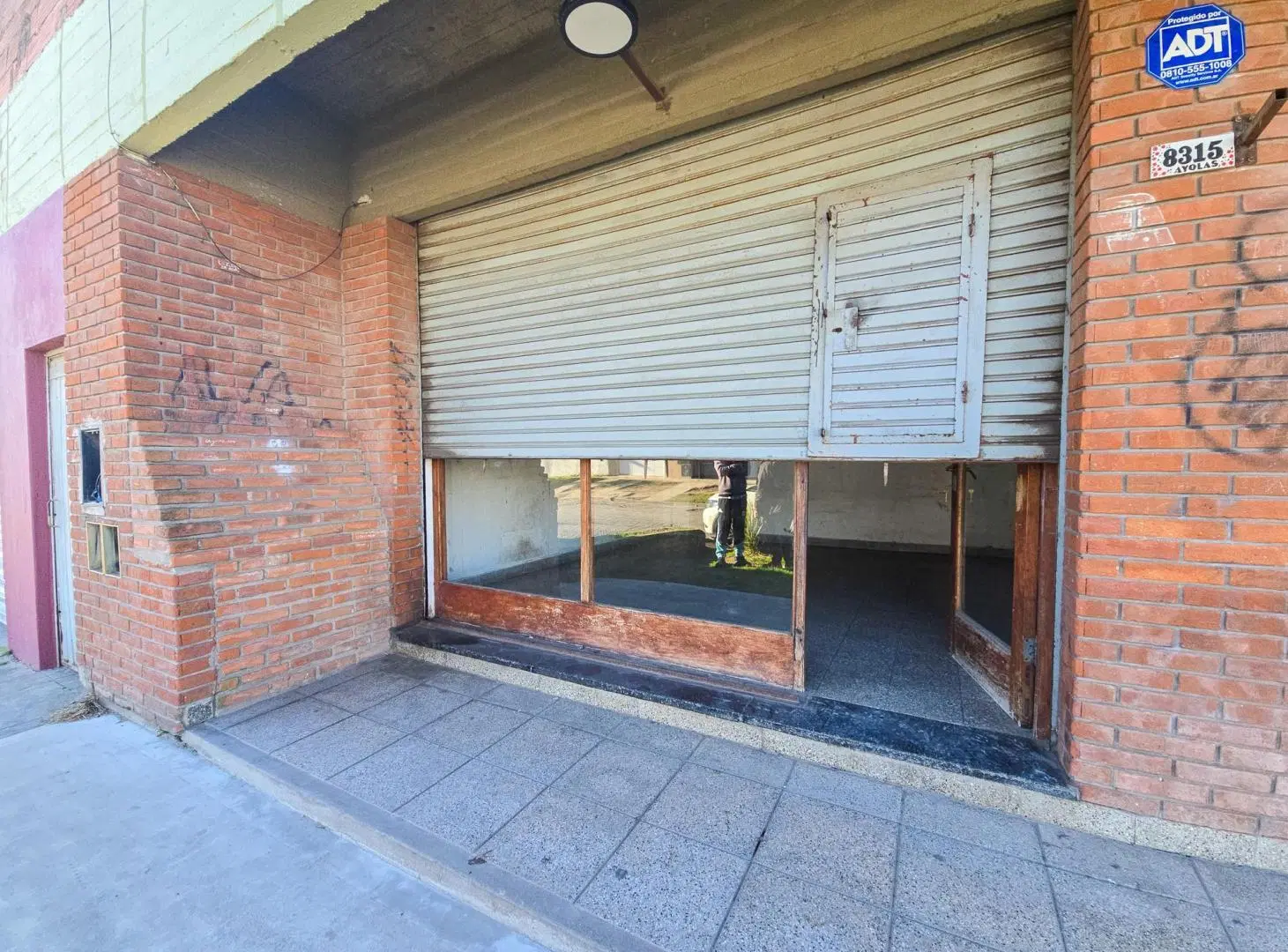 Local de 20m2 - Ayolas y Av. Polonia 3