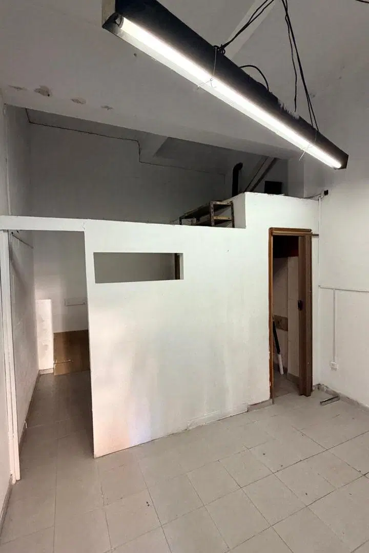 Local 21 m2 - Av. Jacinto Peralta Ramos y San Salvador 1
