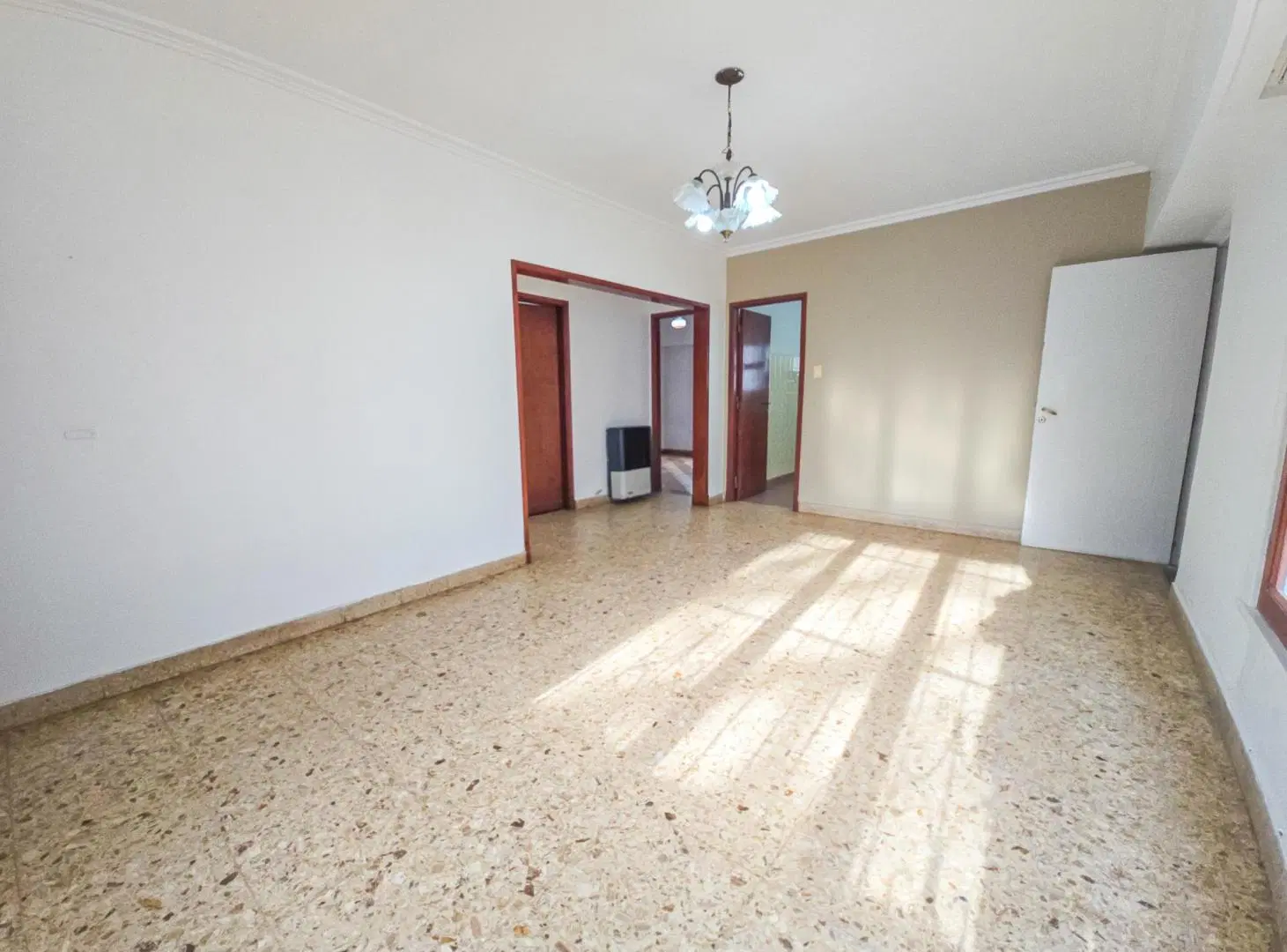 Chalet 3 amb. con garage, patio y quincho - Gaboto y Santa Cecilia 3