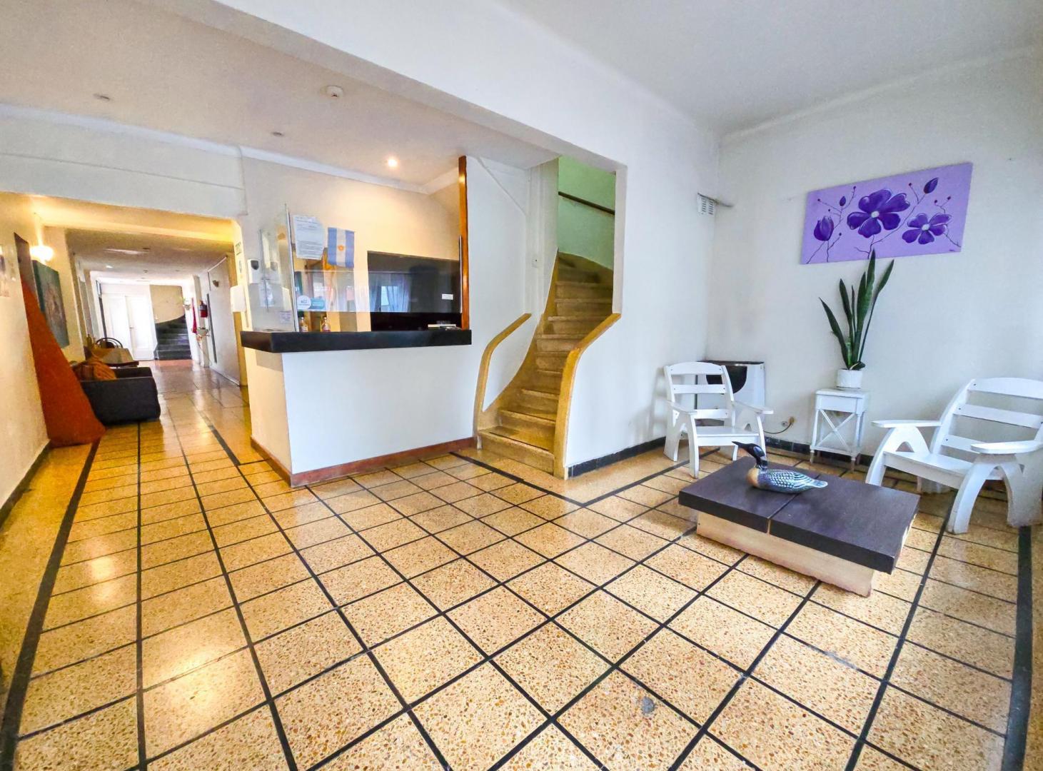 Foto de Hotel 20 hab. - Lamadrid y Alberti, imagen 1