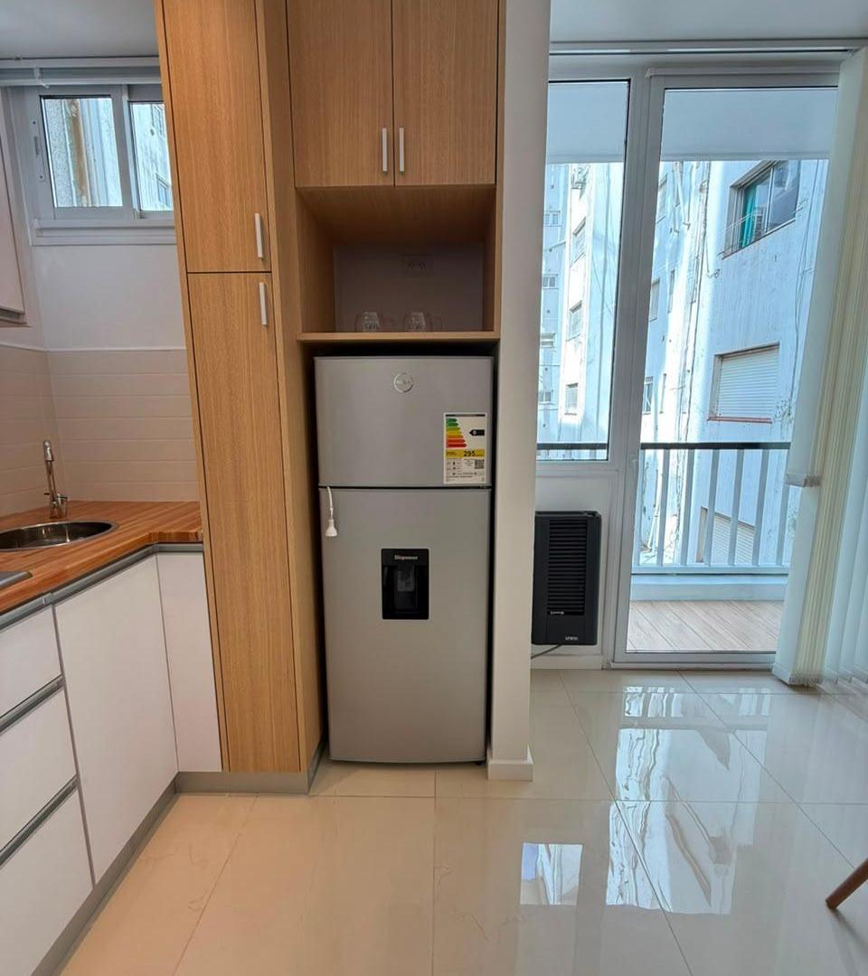 Foto de Monoambiente lateral c/ balcón - Av. P. P. Ramos y Sarmiento, imagen 4