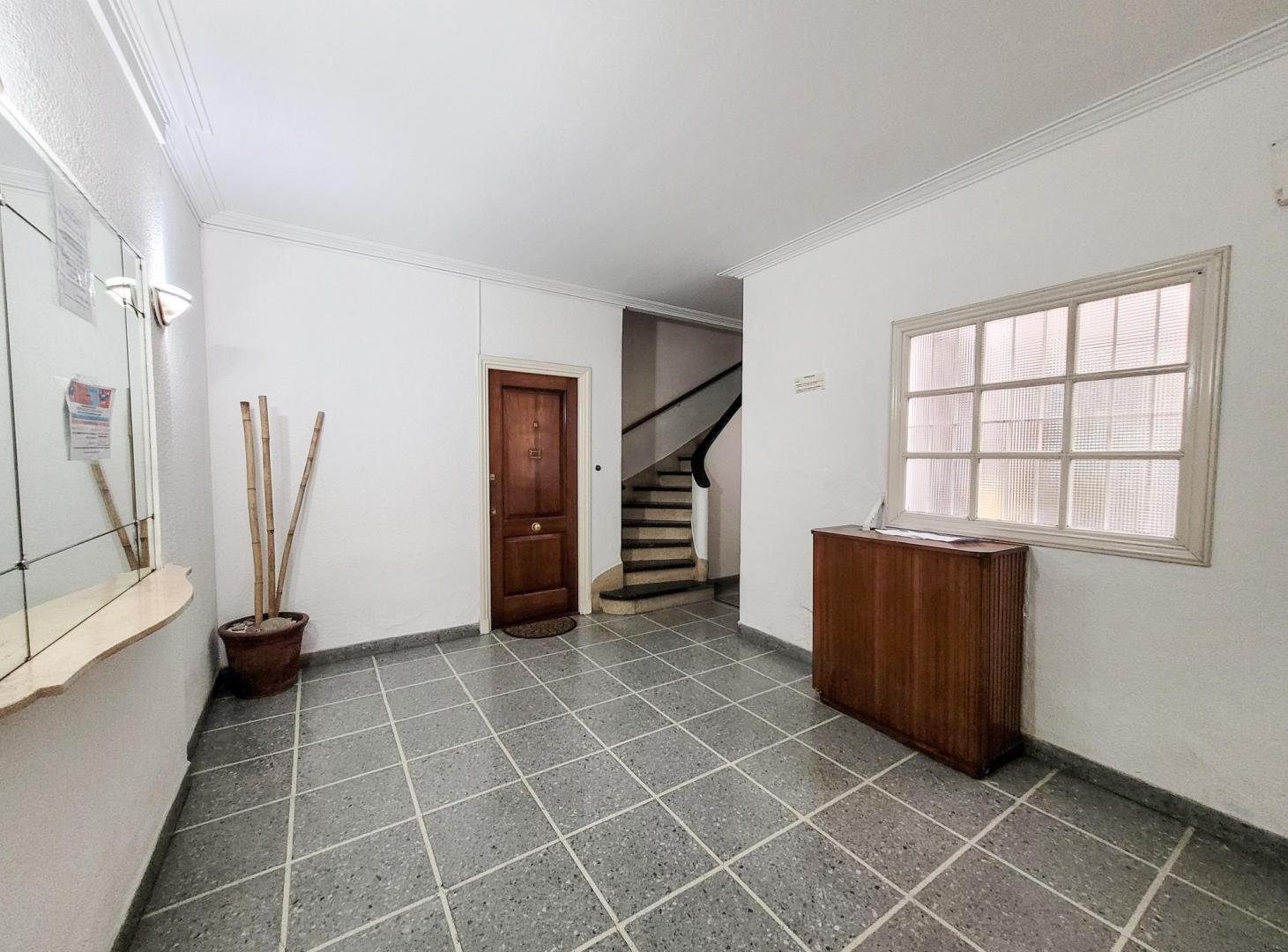 Foto de Departamento 2 ambientes a la calle - Garay y Arenales, imagen 2