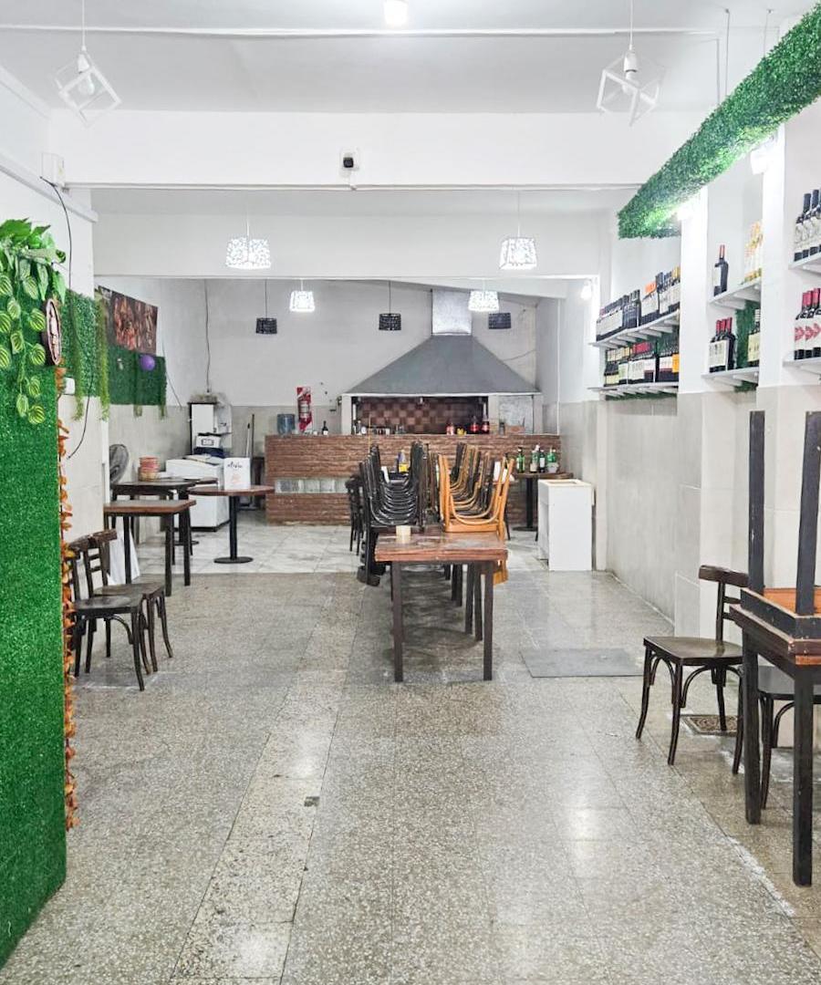 Foto de Local en dos plantas de 359m2 + - Av. P. Luro y España, imagen 3