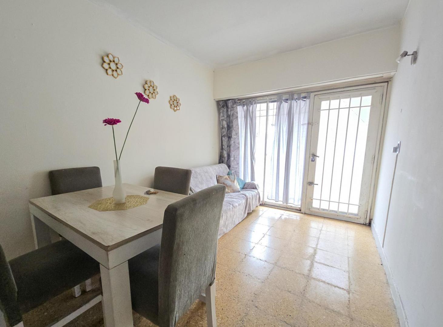 Foto de Dúplex 3 amb. con patio al frente - Apto crédito - Parque Luro, imagen 3