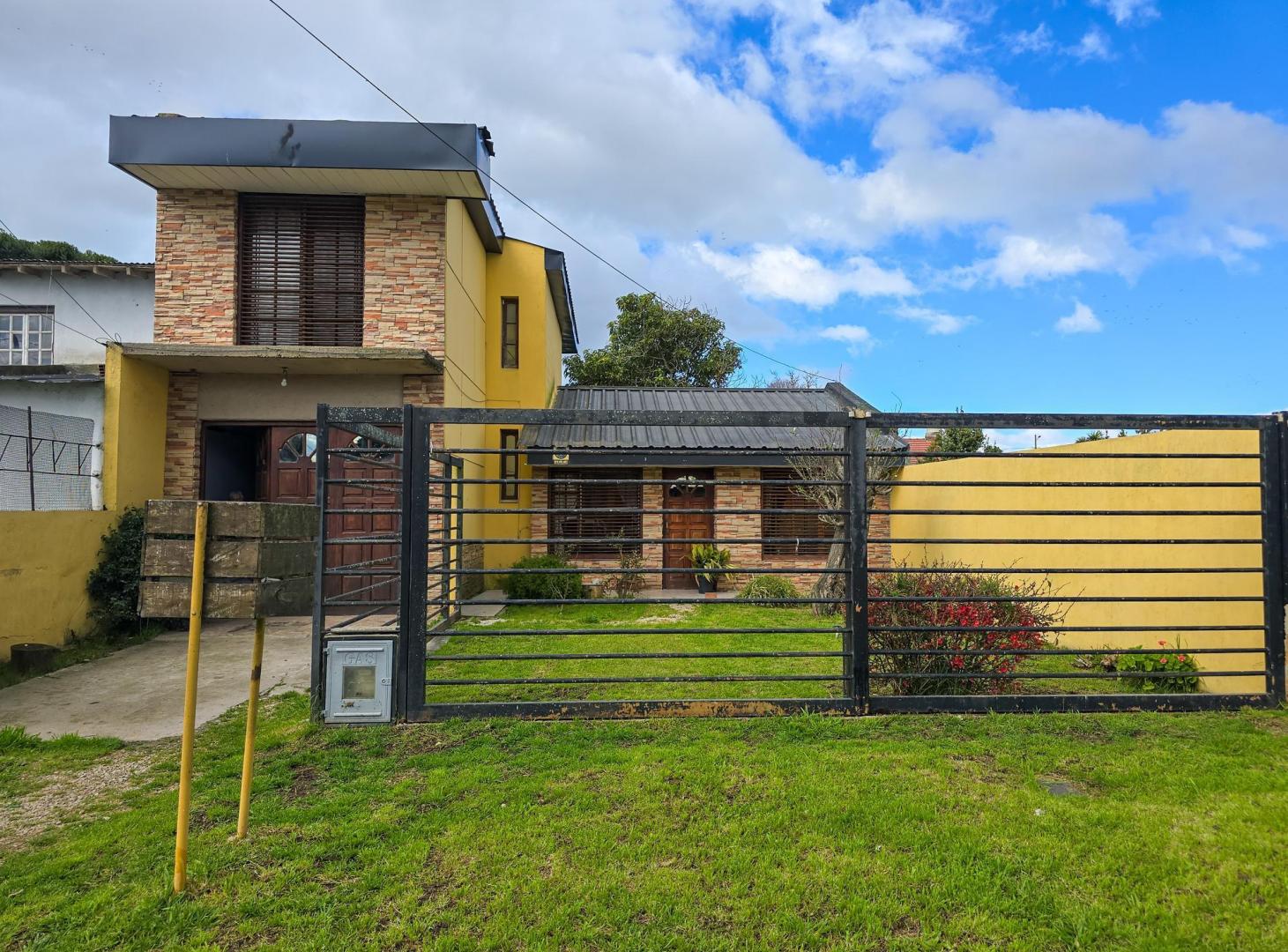 Foto de En block: Casa 4 amb.+ Monoambiente. Ap. crédito- Paraguay y Necochea, imagen 2