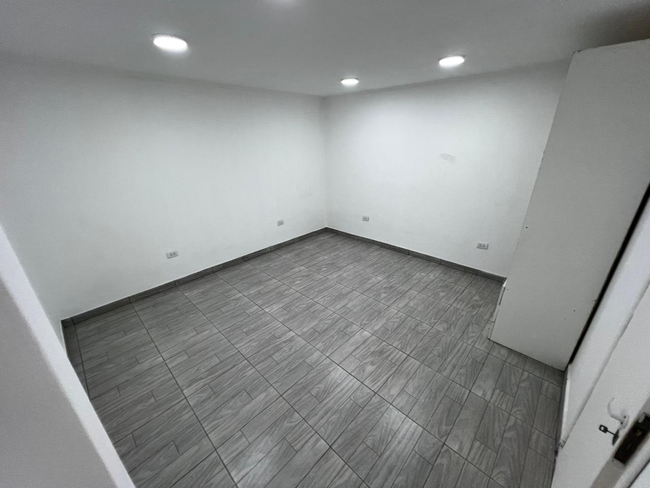 Foto de PH 2 amb. con patio - Jose Hernandez y Gaboto, imagen 5