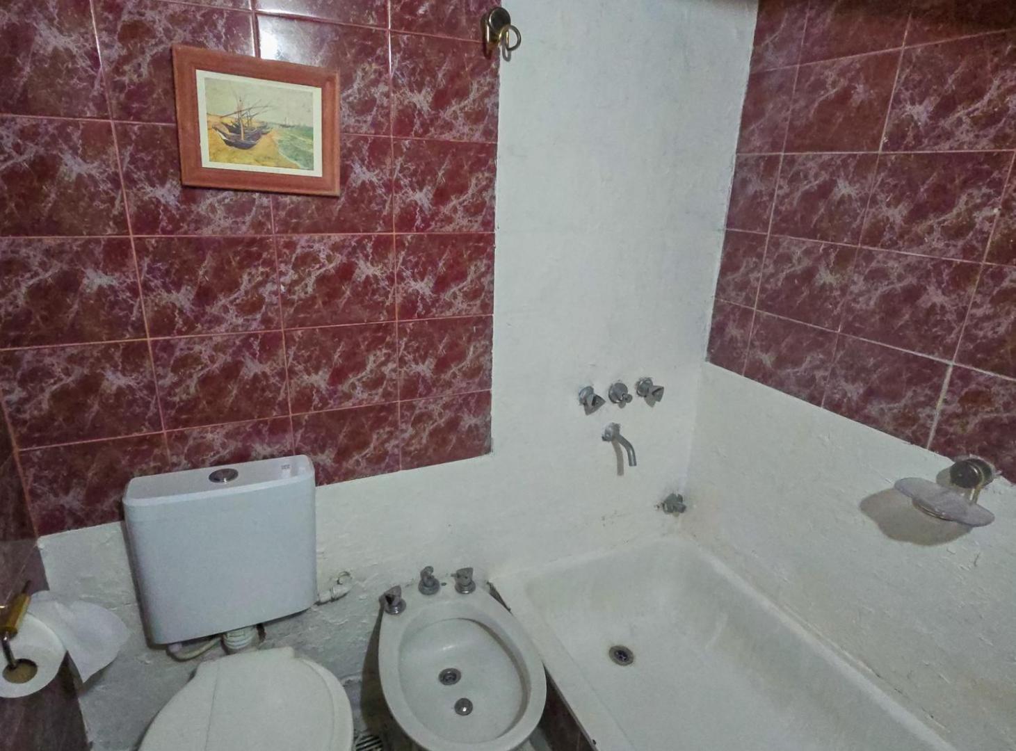 Foto de Local al frente con patio, en dos plantas 60m2- Parque Luro, imagen 5