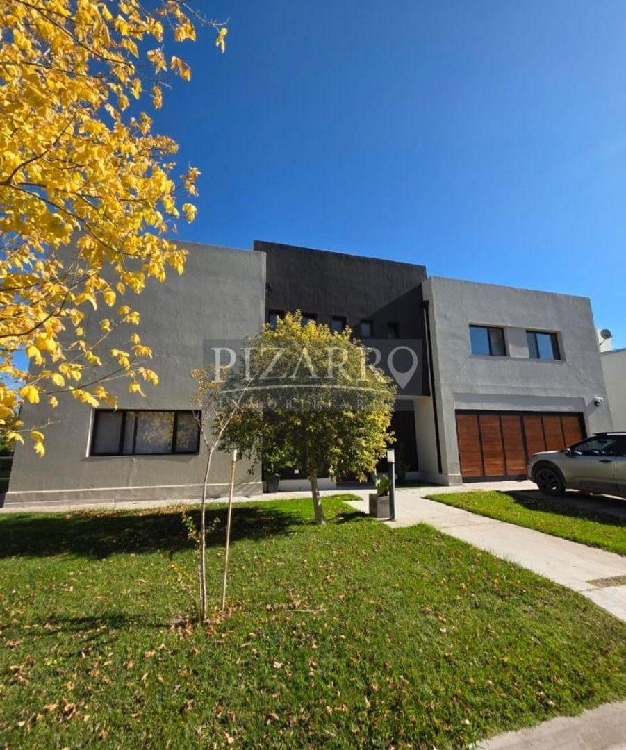 Venta Casa 4 dorm. Comahue Golf Club Neuquén - APTA CRÉDITO