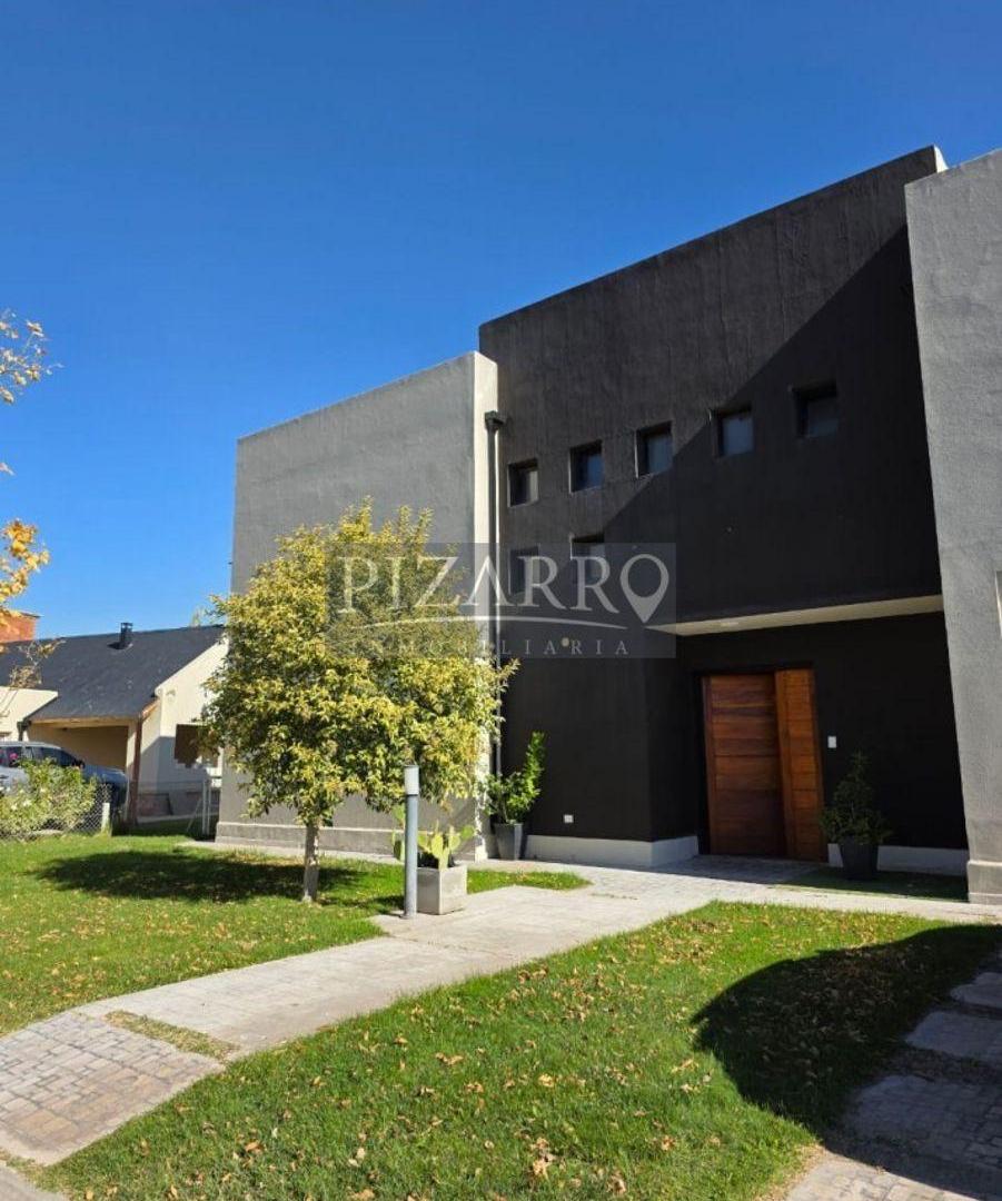 Foto de Venta Casa 4 dorm. Comahue Golf Club Neuquén - APTA CRÉDITO, imagen 1