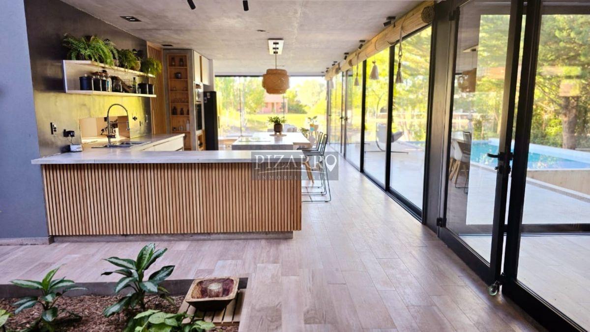 Foto de Alquiler Casa Gerencial - Barrio La Zagala, imagen 3