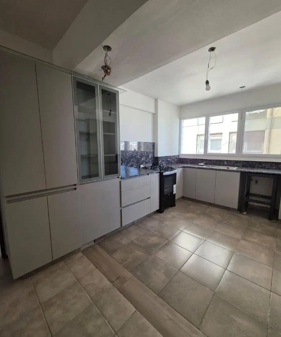 Departamento de 2 Dormitorios - Av. Argentina 175 - Galería Jardín 1