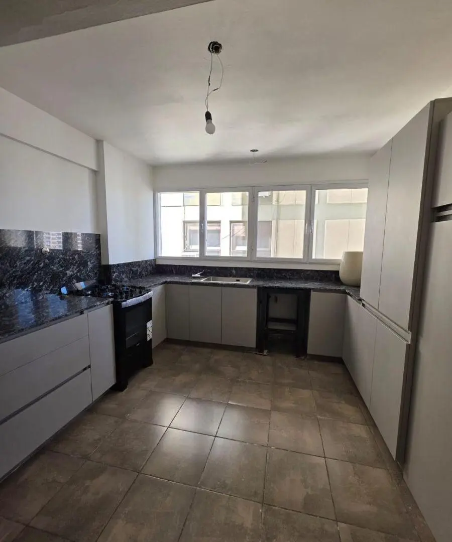 Departamento de 2 Dormitorios - Av. Argentina 175 - Galería Jardín 2