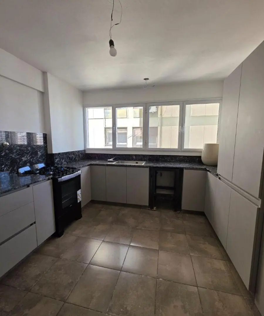 Departamento de 2 Dormitorios - Av. Argentina 175 - Galería Jardín 3