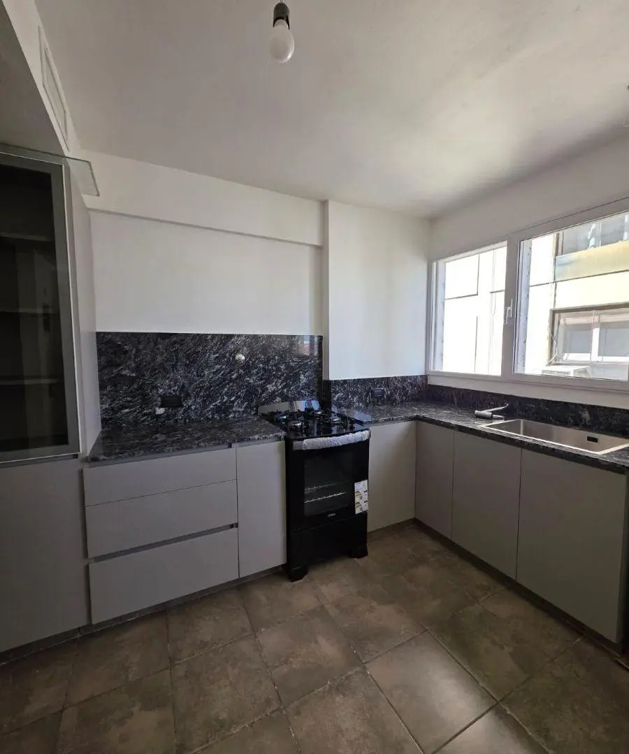 Departamento de 2 Dormitorios - Av. Argentina 175 - Galería Jardín 4