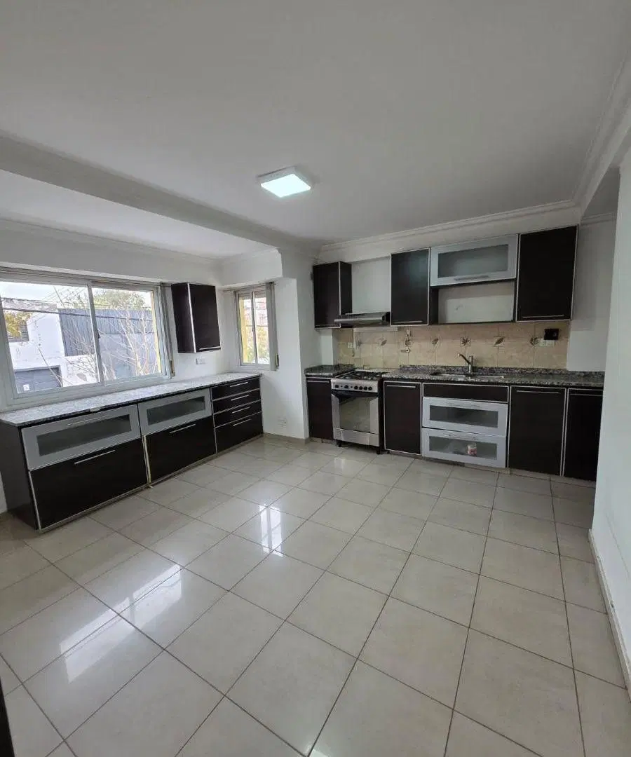 Alquiler amplio Departamento 2 Dorm. - Edelman a metros de Av. Olascoaga 3