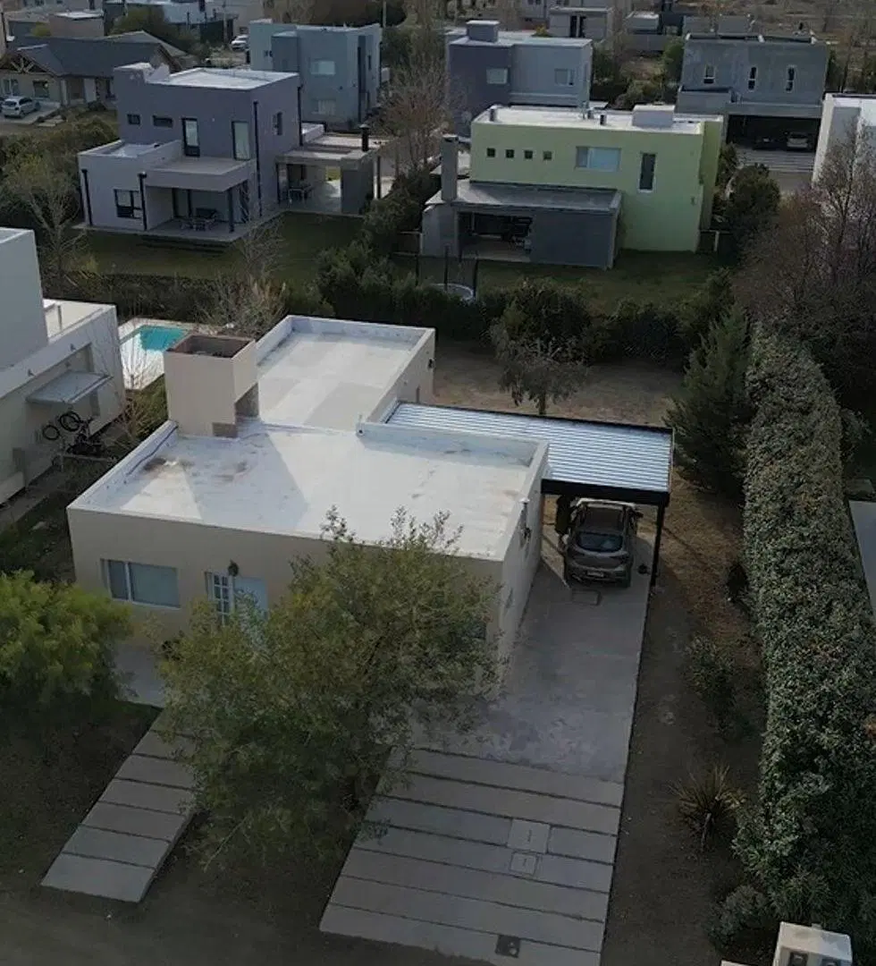 Hermosa Casa de 2 Dormitorios en Barrio La Peregrina 5