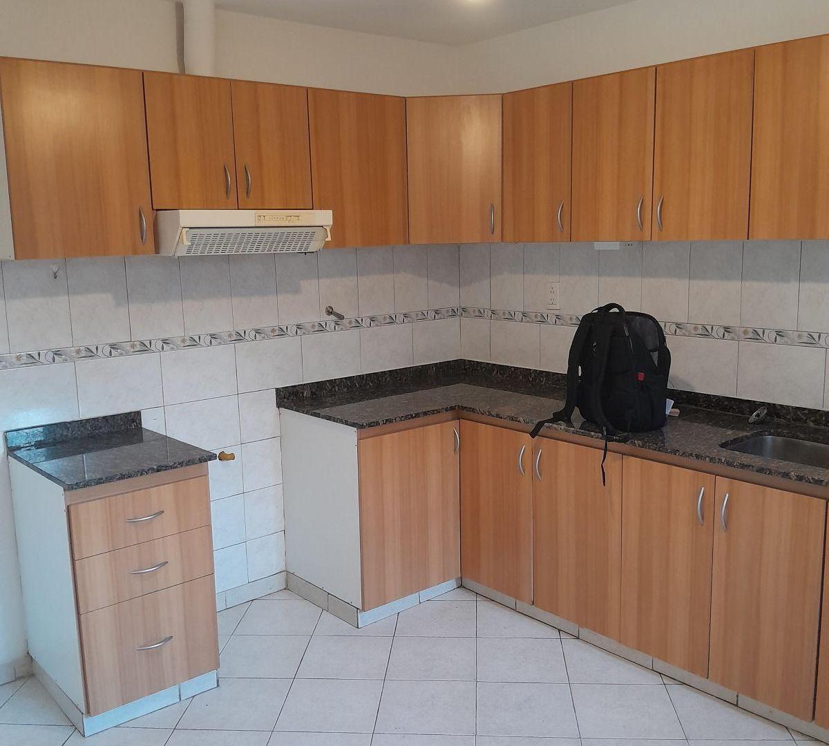 Foto de Alquiler Dúplex 3 Dormitorios - Patio y Cochera | Catriel al 200, imagen 3