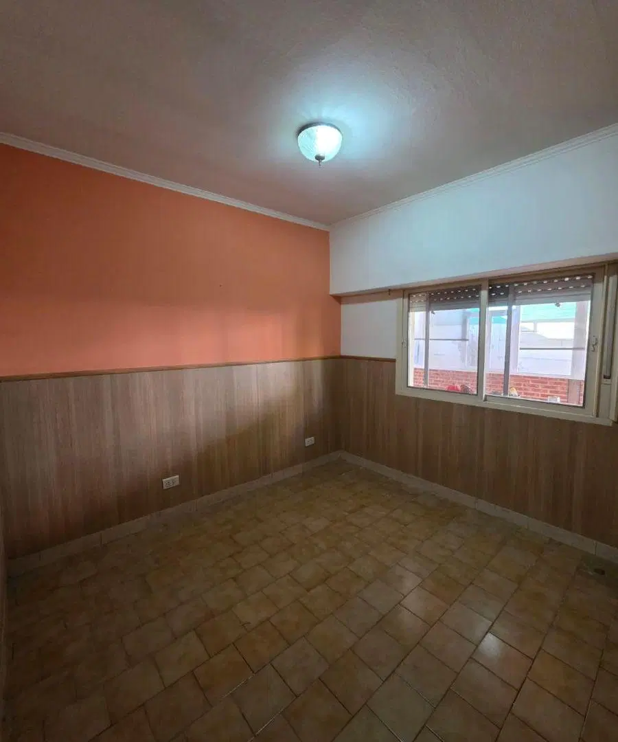 VENTA Lote 400m² con 2 Casas | Ideal Inversión o Desarrolladores | Montevideo 253 5