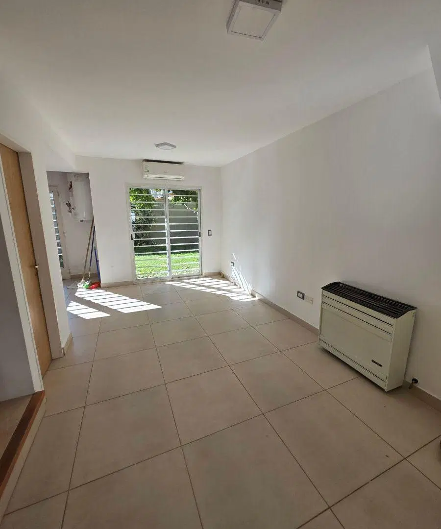 Alquiler Duplex tres dormitorios , Barrio Cumelen 1