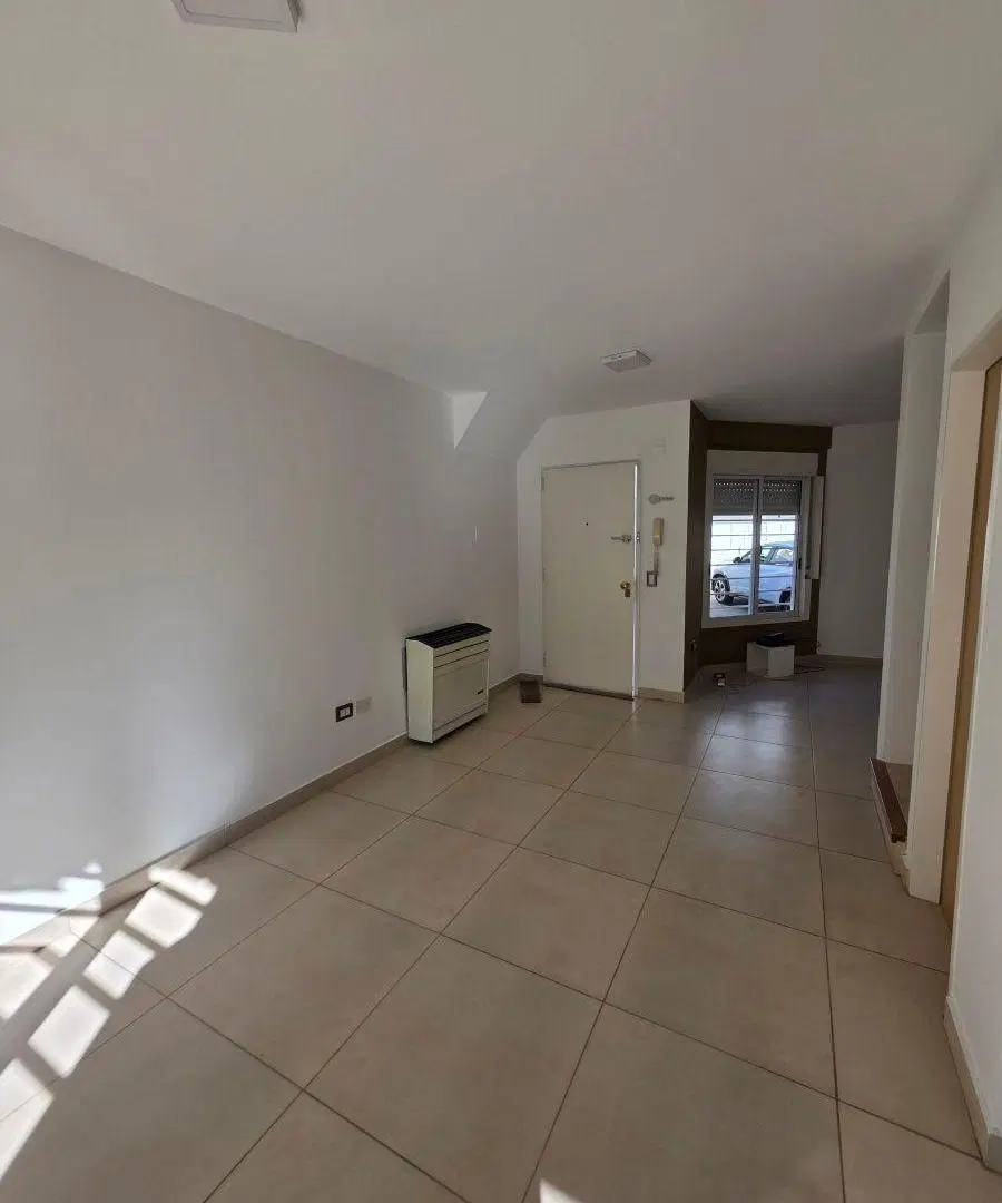 Alquiler Duplex tres dormitorios , Barrio Cumelen 5