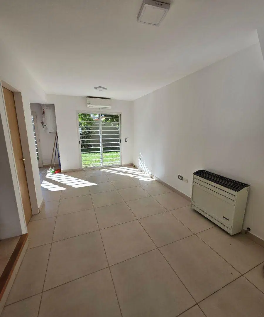 Alquiler Duplex tres dormitorios , Barrio Cumelen 4