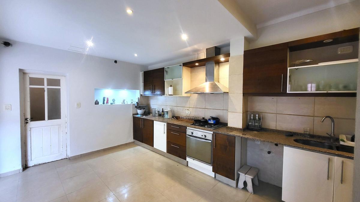 Vendo Casa en Plena Av San Martín 4