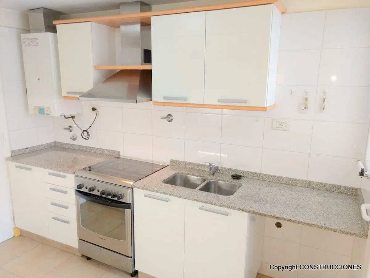 ALQUILO DEPTO 2 DORM + COCHERA Bº BOMBAL SUR 3