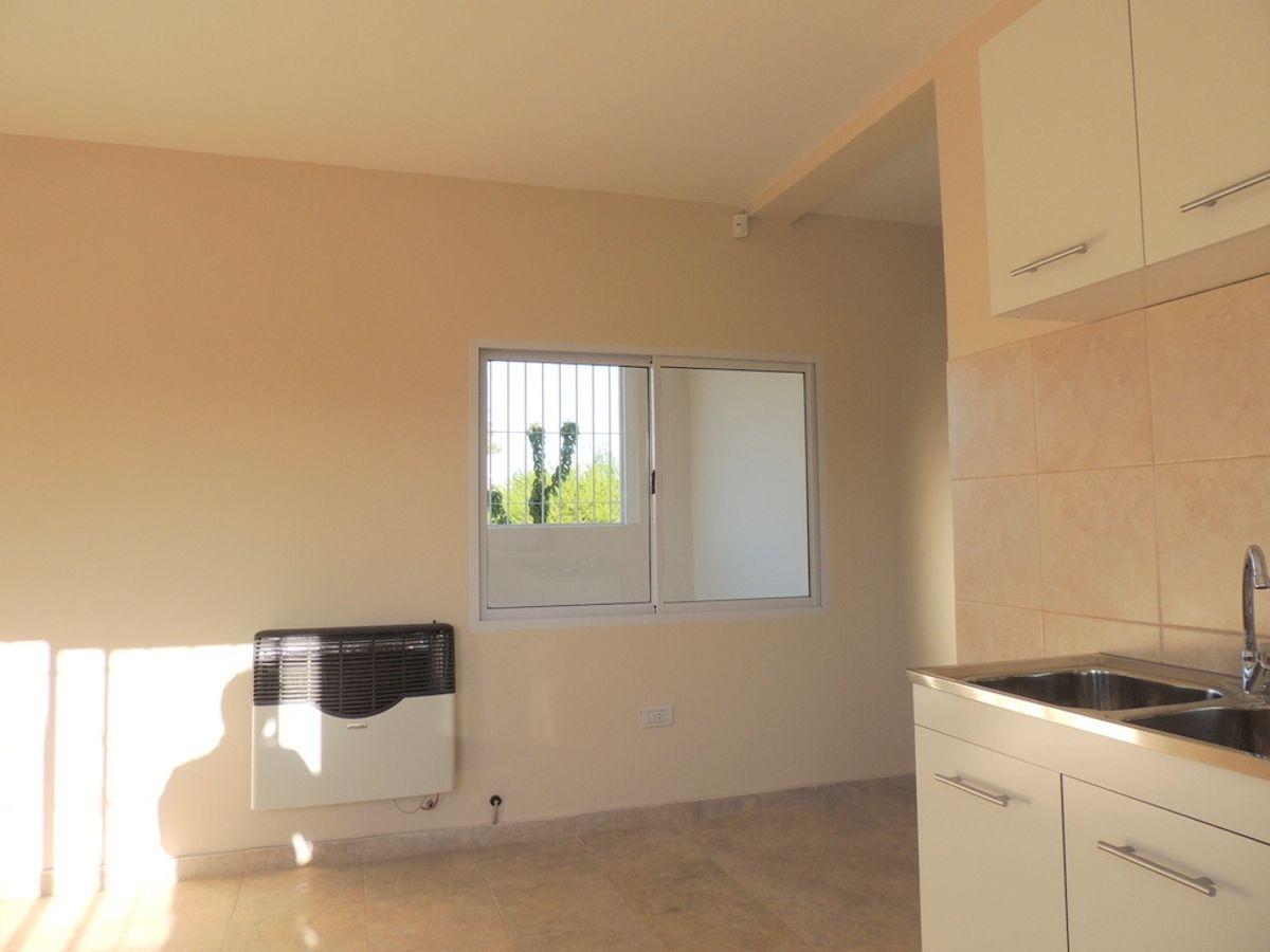 Foto de CASA EN ALQUILER RODEADA DE CEREZOS, imagen 2