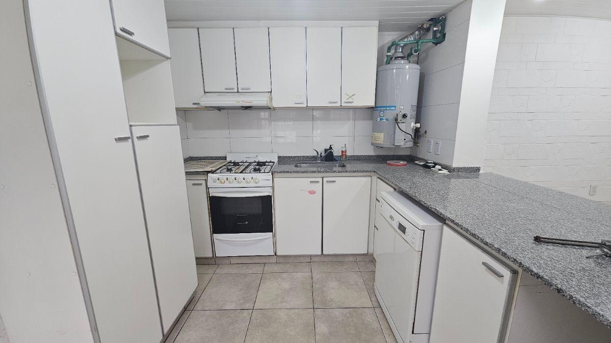 Foto de CASA 3 DORM EN EL CORAZÓN DEL Bº TRAPICHE GODOY CRUZ, imagen 1