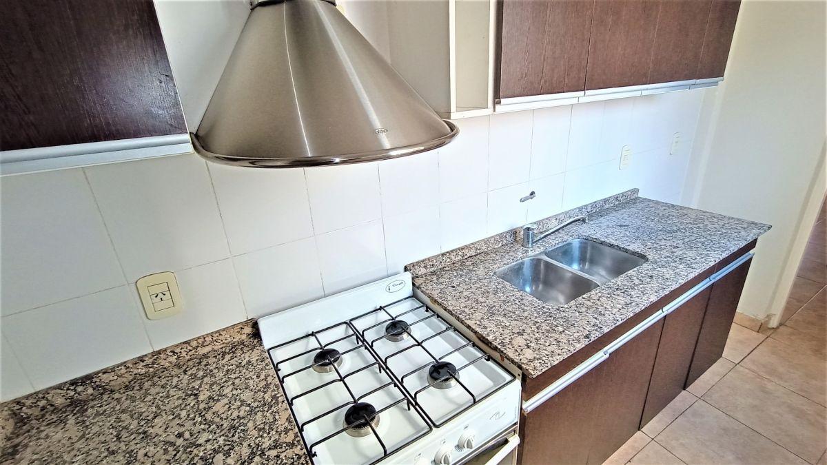 Foto de DEPTO PB CON 2 PATIOS Y 2 COCHERAS EN ALQUILER, imagen 2