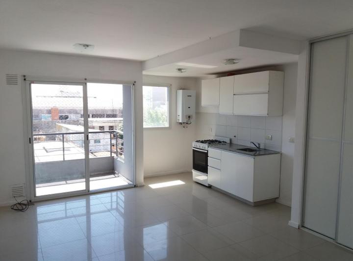 OPORTUNIDAD Monoambiente al Frente Balcon Zona Medicina 2