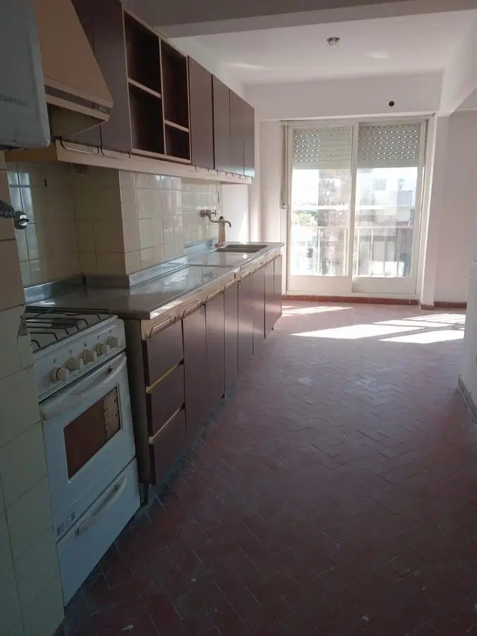 Departamento - 2 Dormitorios Av Alberdi 300 5