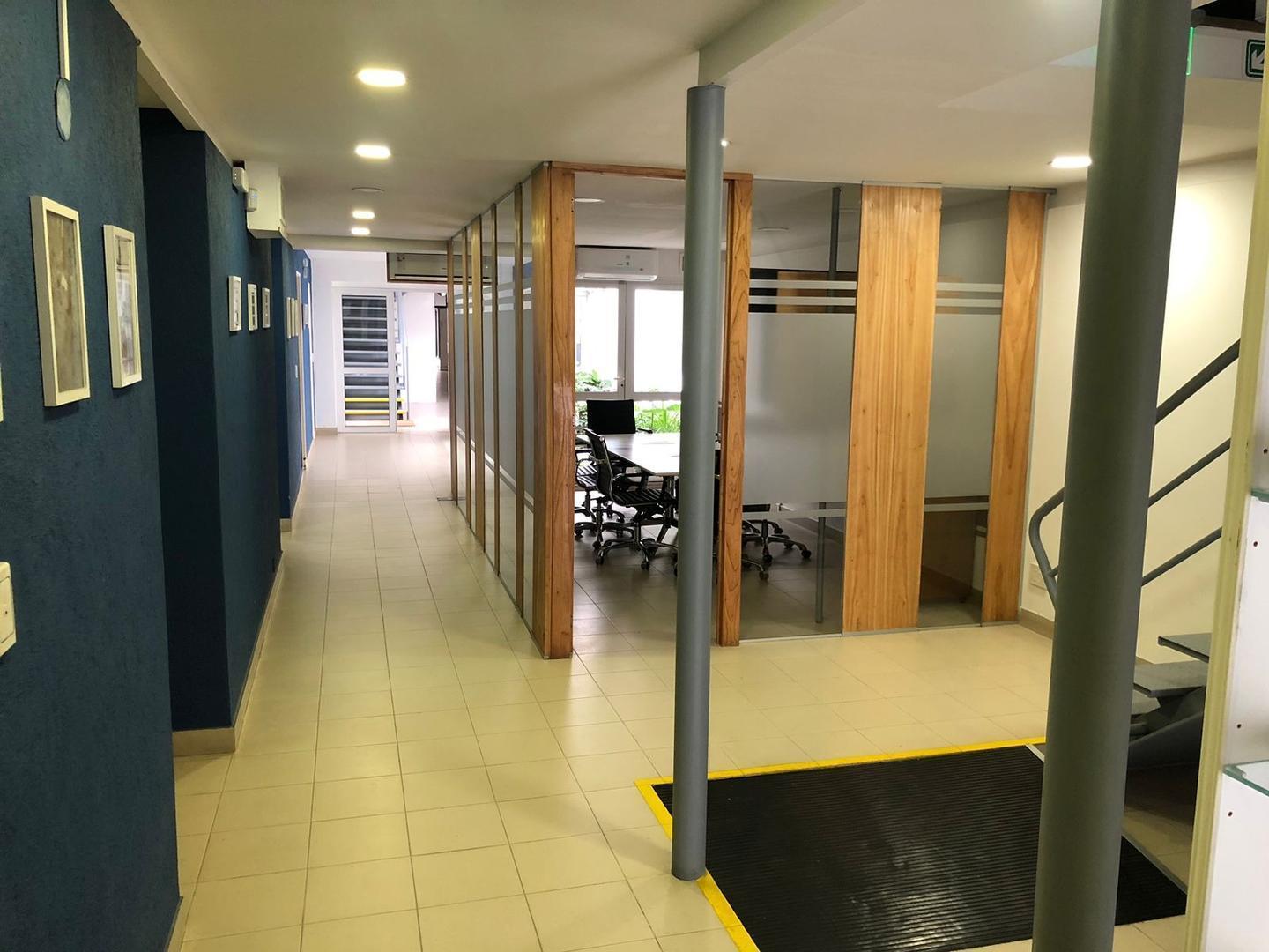 Alquiler Casa comercial en Villa Santa Rita Flores