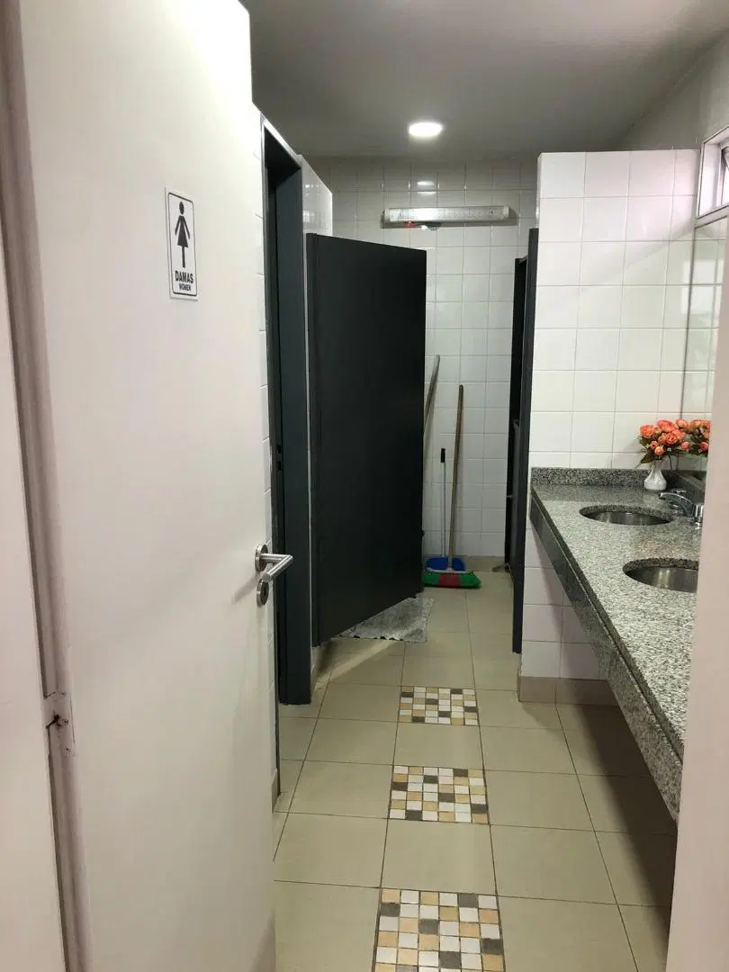 Alquiler Casa comercial en Villa Santa Rita Flores 5