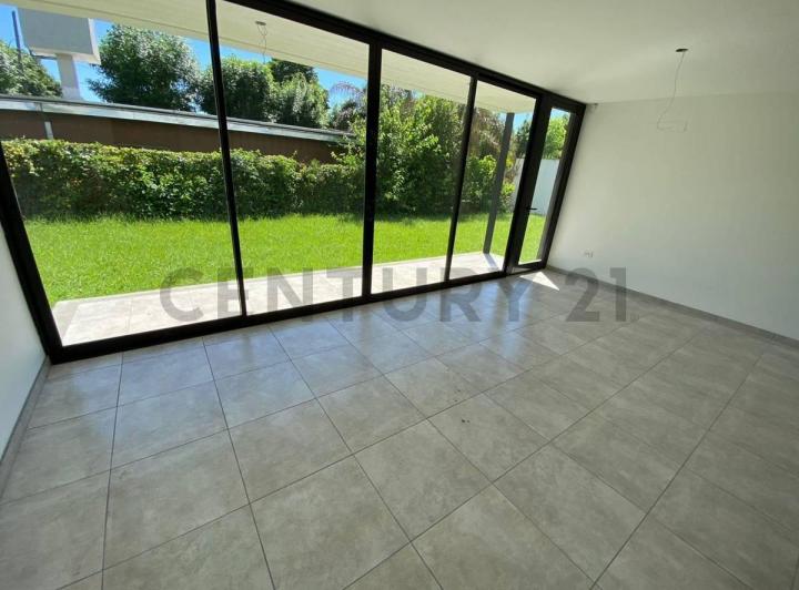 Duplex a estrenar en venta en Villa Elisa 5