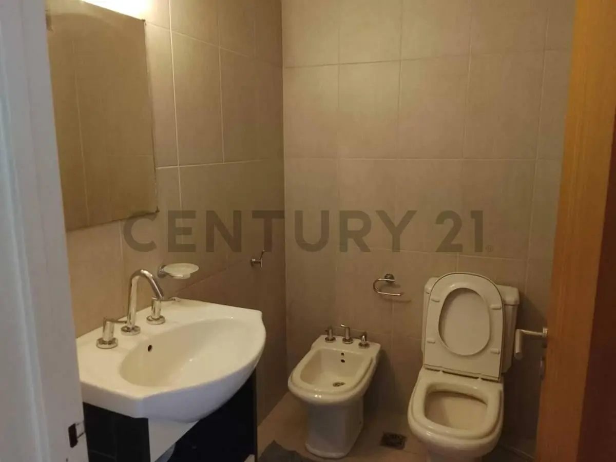Departamento de 1 dormitorio en alquiler en La Plata 2