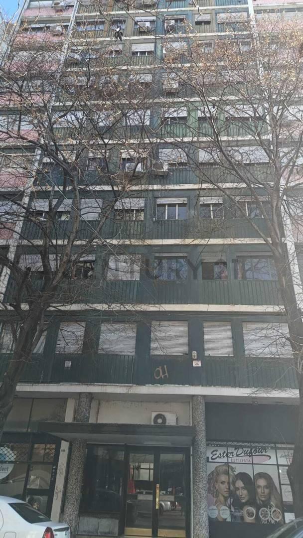 Departamento de 2 dormitorios, 4 ambientes, en La Plata, provincia de Buenos Aires.