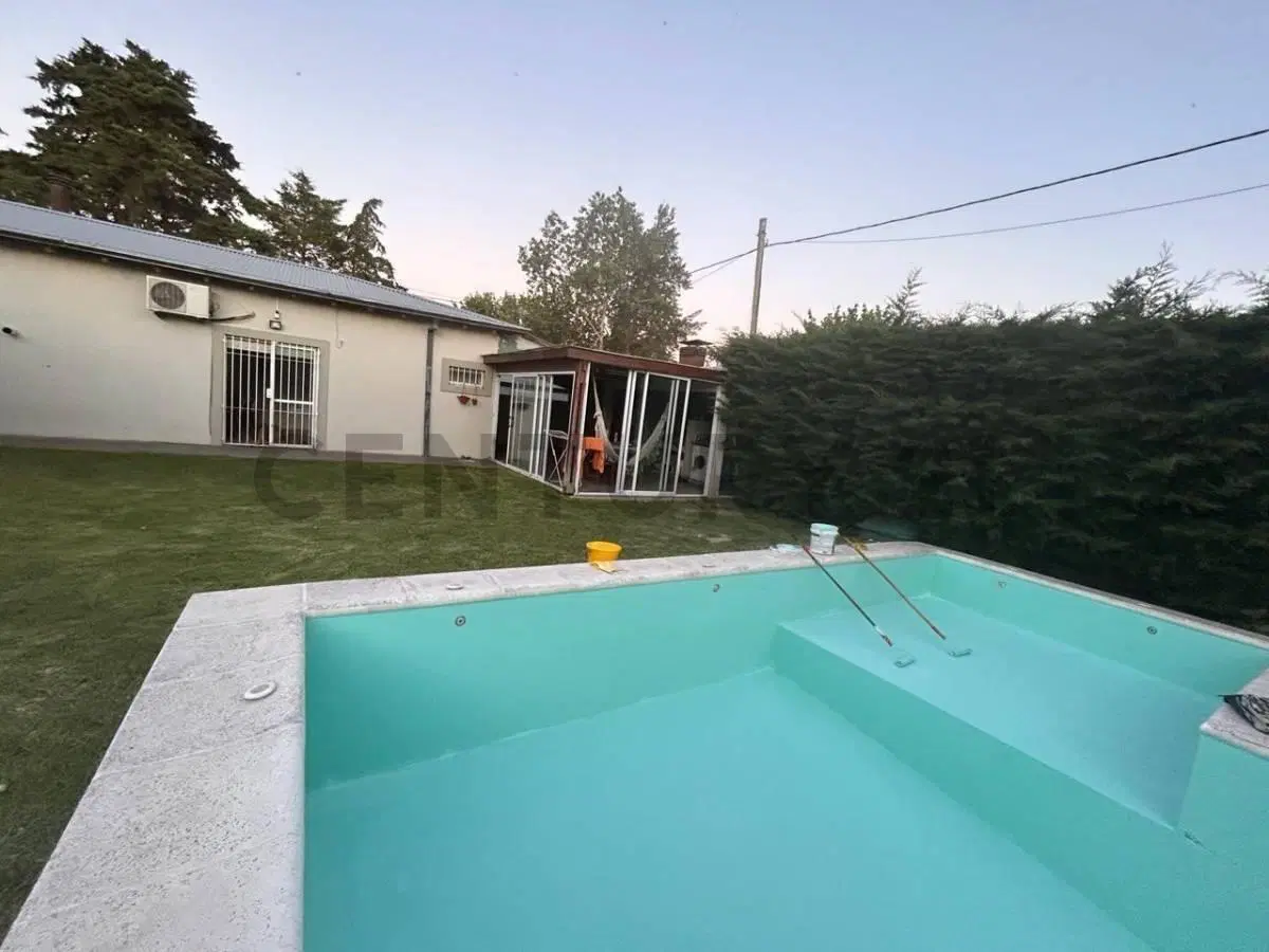 CASA 2 DORMITORIOS EN ALQUILER  EN SICARDI CON PILETA 2