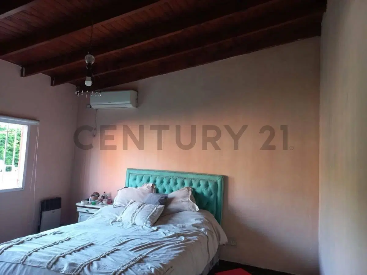 CASA 2 DORMITORIOS EN ALQUILER  EN SICARDI CON PILETA 8
