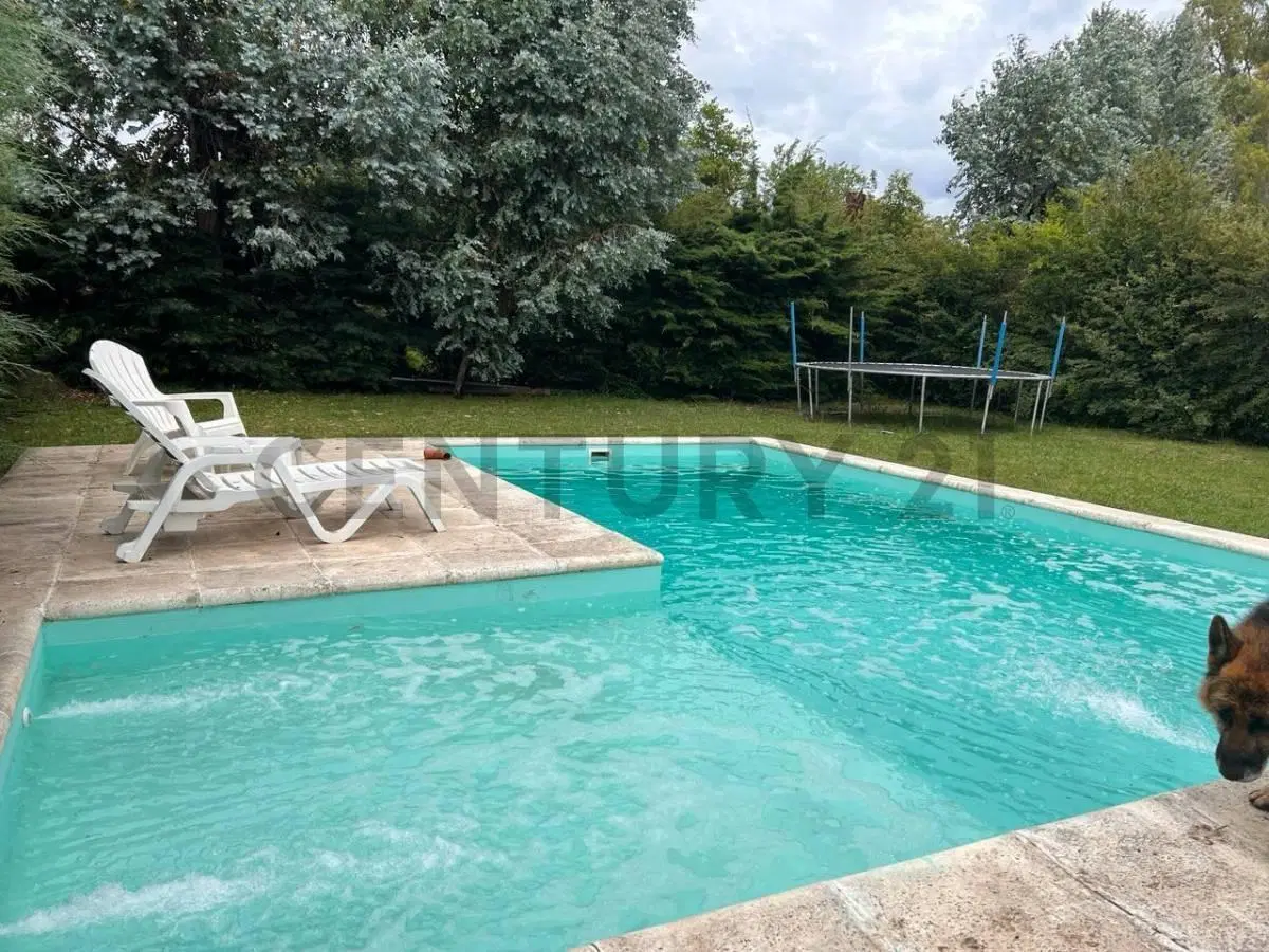 CASA 2 DORMITORIOS EN ALQUILER  EN SICARDI CON PILETA 4