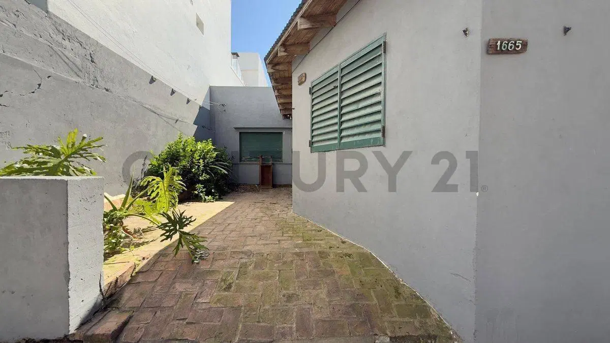 LOTE CON CASA A REFACCIONAR O DEMOLER EN LA PLATA 3