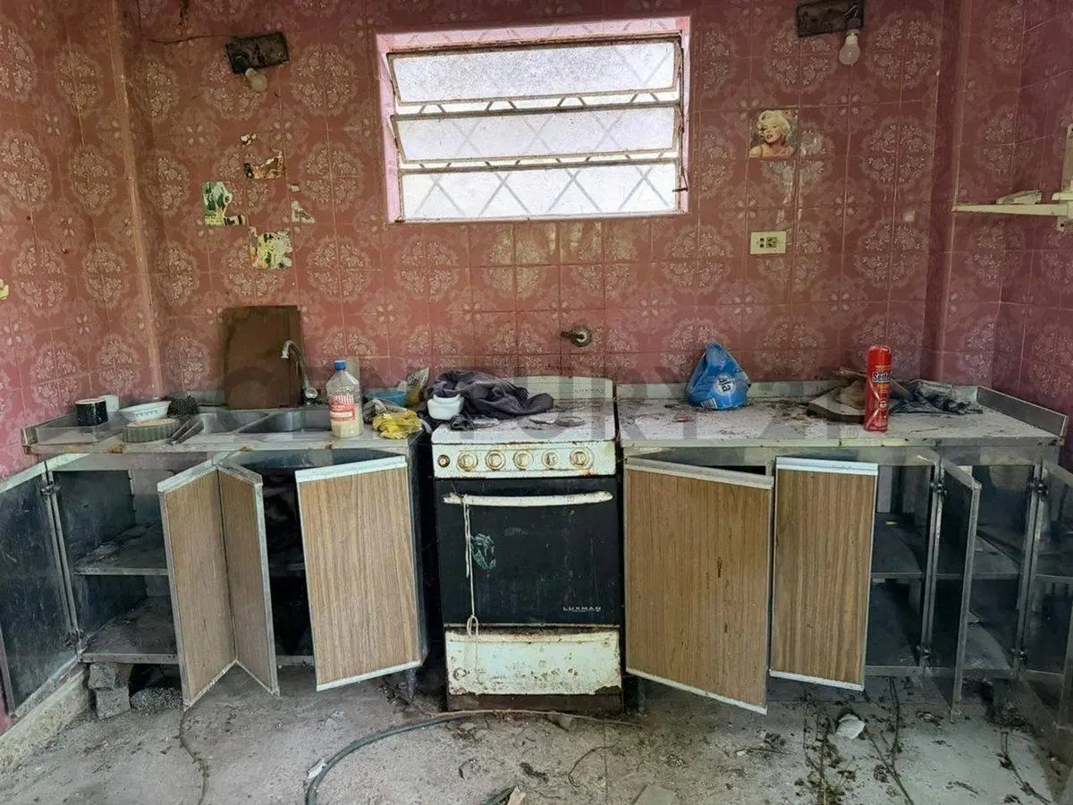 LOTE CON CASA A REFACCIONAR O DEMOLER EN LA PLATA 5