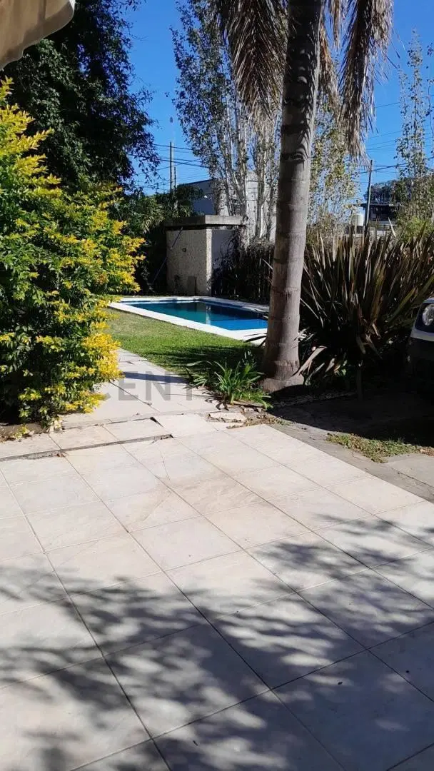 Casa en alquiler de 3 dormitorios en Gonnet 3