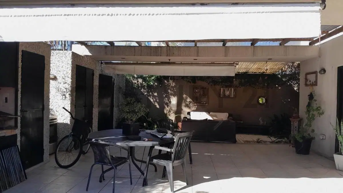 Casa en alquiler de 3 dormitorios en Gonnet 5