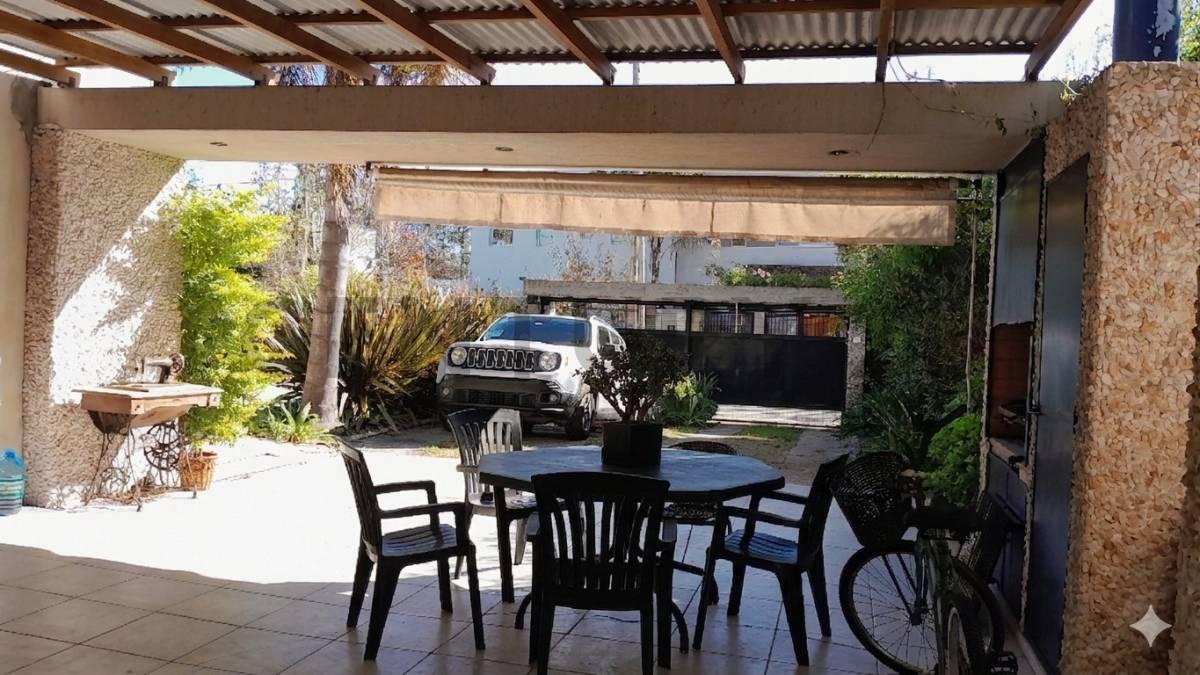 Foto de Casa en alquiler de 3 dormitorios en Gonnet, imagen 1