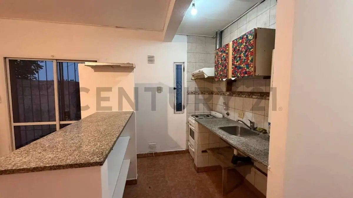 Departamento en Alquiler de 1 dormitorio, do ambientes, Los Hornos ,  Buenos Aires. 5