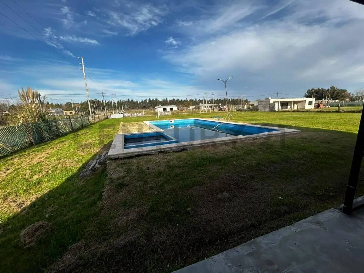 Venta de Casa quinta en Coronel Brandsen 4