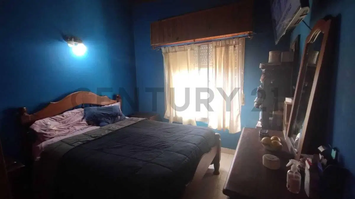 LOTE EN VENTA CON CASA A RECICLAR/DEMOLER EN GONNET 5