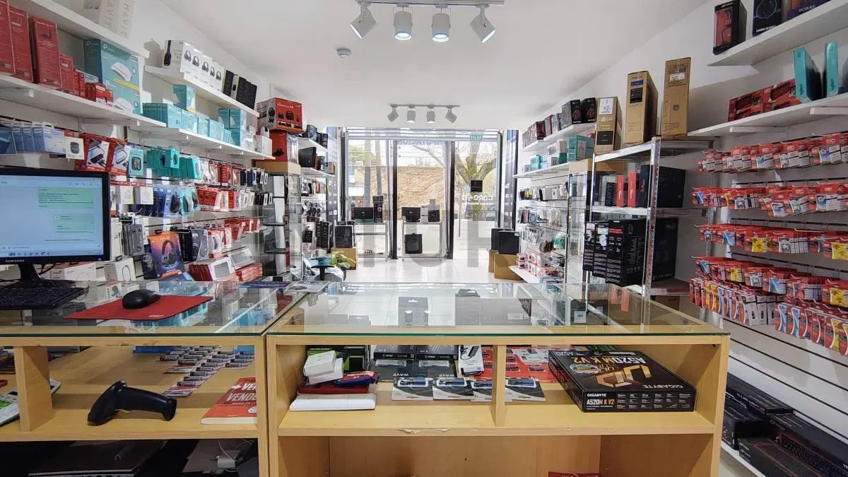 Venta Local Comercial en City Bell - a Una cuadra de cantilo 4